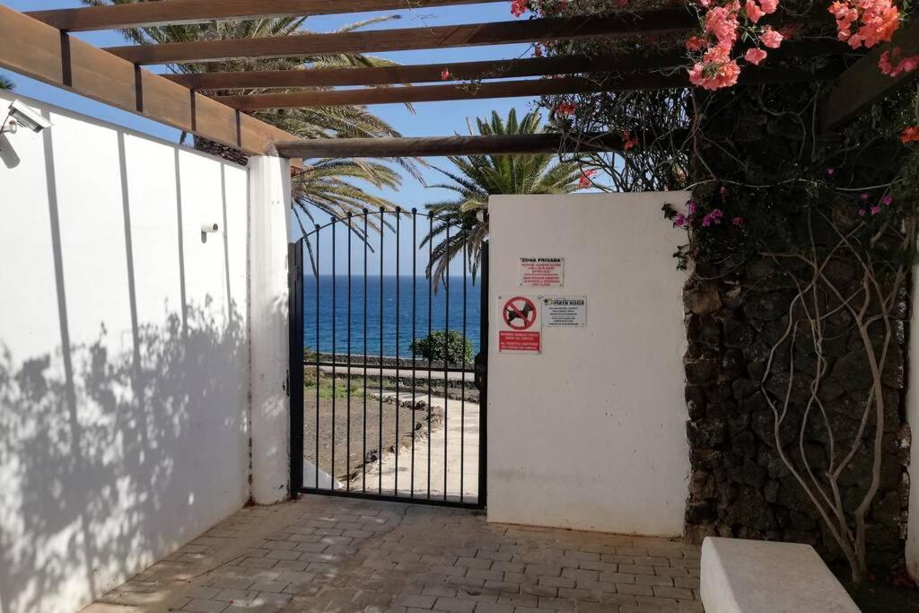 Apartamento Lina 25 Playa Roca Коста Тегисе Екстериор снимка